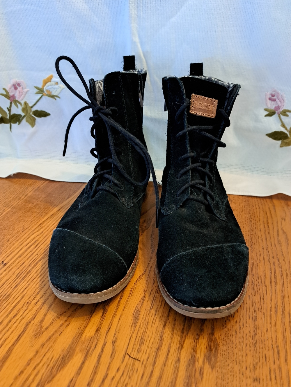 TOMS Womens  Black Suede Lace-Up Combat Boots